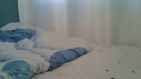 lunalove22_ online show from November 28, 2025, 4:15 am