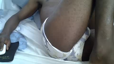 lunalove22_ online show from January 9, 2026, 7:44 am