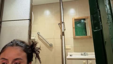 lunaluxe1001 online show from February 10, 2026, 2:21 pm