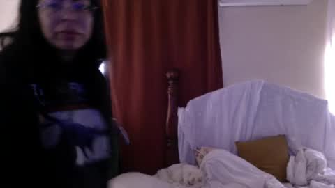 Snapshot of lunamivida chatting on December 3, 2024, 9:23 pm karazorel online show from December 3, 2024, 9:23 pm