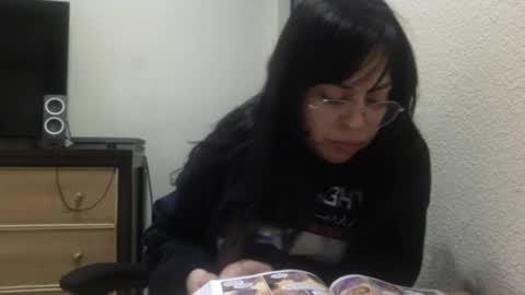 Snapshot of lunamivida chatting on January 15, 2025, 9:45 am karazorel online show from January 15, 2025, 9:45 am