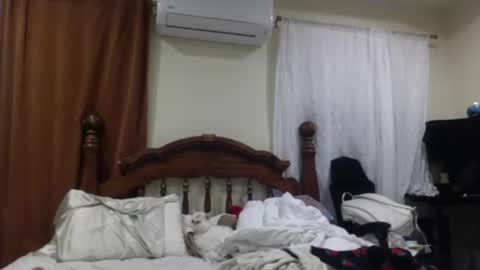 Snapshot of lunamivida chatting on February 23, 2025, 2:40 am karazorel online show from February 23, 2025, 2:40 am