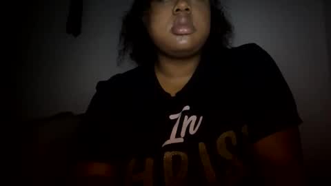 lunamoth00 online show from February 20, 2026, 4:40 pm