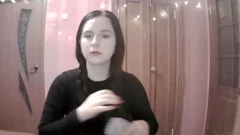 lunamystique_ online show from February 11, 2025, 10:07 pm