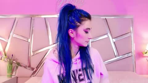 Luna Page online show from September 20, 2025, 8:32 pm