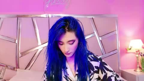 Luna Page online show from September 23, 2025, 9:40 pm