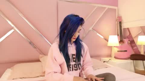 Luna Page online show from September 25, 2025, 8:34 pm