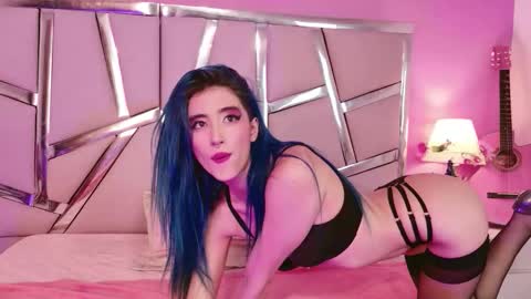 Luna Page online show from October 6, 2025, 8:28 pm