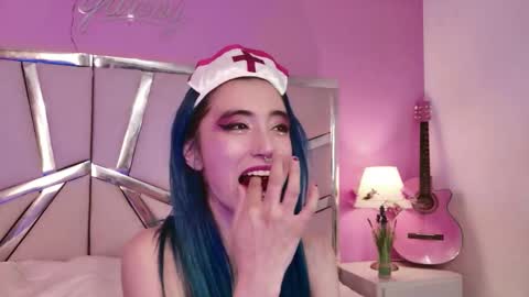 Luna Page online show from October 7, 2025, 9:12 pm
