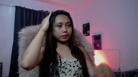 Luna online show from April 10, 2026, 3:50 pm