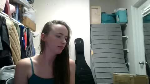 lunapixie2020 online show from May 5, 2026, 7:11 pm