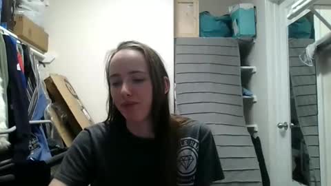 lunapixie2020 online show from May 18, 2026, 11:32 pm