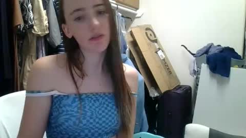 lunapixie2020 online show from May 26, 2026, 11:34 pm