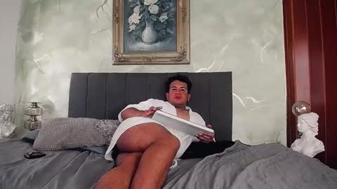 Snapshot of lunar_shade chatting on February 4, 2026, 9:53 pm jesus online show from February 4, 2026, 9:53 pm