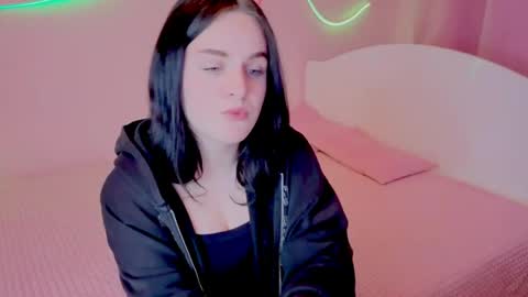Snapshot of lunariaas chatting on April 15, 2026, 7:43 pm Valeria online show from April 15, 2026, 7:43 pm