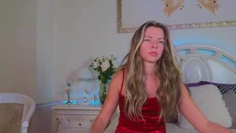 Luna Rishi online show from September 17, 2025, 11:56 am