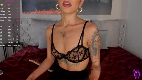 Luna Ruso  online show from March 2, 2025, 7:56 pm