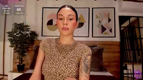 Luna Ruso  online show from September 21, 2025, 7:48 pm