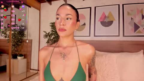 Luna Ruso  online show from February 19, 2026, 7:43 pm