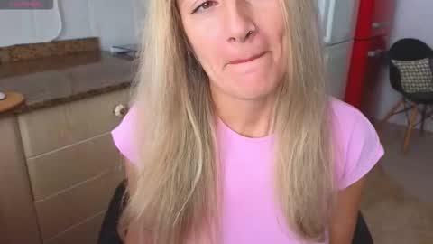  Luna online show from November 20, 2025, 10:48 am