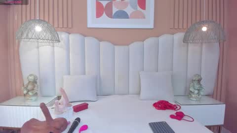 Luna online show from February 10, 2026, 11:03 am