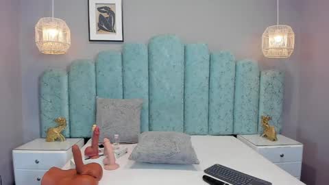 Luna online show from April 21, 2026, 11:27 am