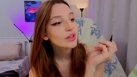 Kate online show from November 10, 2025, 5:01 pm