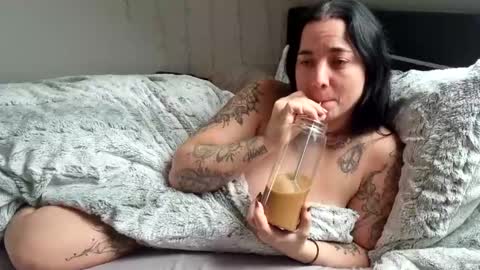 Snapshot of lunaticminx chatting on January 22, 2025, 12:06 pm Luna  powered by bitch dust online show from January 22, 2025, 12:06 pm