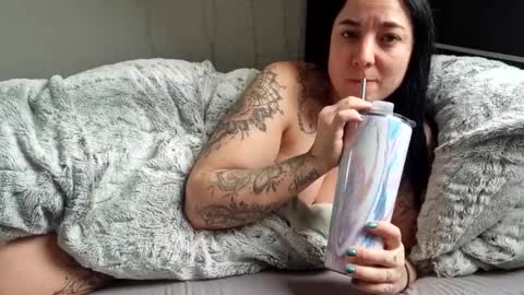 Snapshot of lunaticminx chatting on January 28, 2025, 12:11 pm Luna  powered by bitch dust online show from January 28, 2025, 12:11 pm