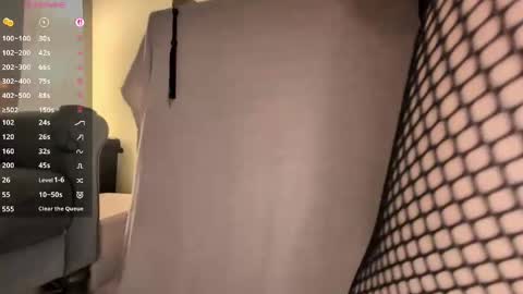 Snapshot of lunaveil_ chatting on May 26, 2026, 9:55 pm Lunaveil online show from May 26, 2026, 9:55 pm