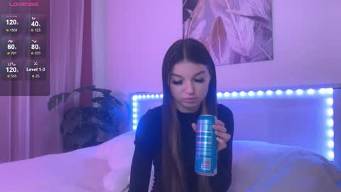 Snapshot of lunavine chatting on November 6, 2025, 11:00 am Veronica online show from November 6, 2025, 11:00 am