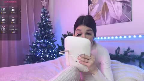 Snapshot of lunavine chatting on December 21, 2025, 10:11 am Veronica online show from December 21, 2025, 10:11 am