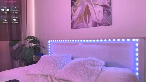 Snapshot of lunavine chatting on March 21, 2026, 10:53 am Veronica online show from March 21, 2026, 10:53 am