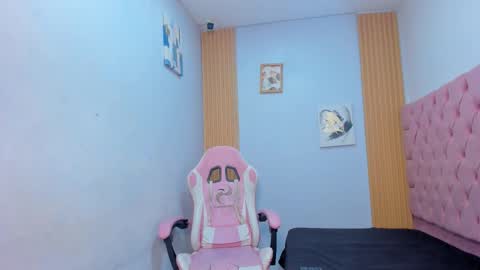 lunay_bigcock420 online show from December 4, 2025, 8:45 am