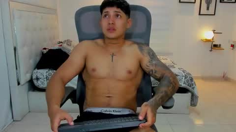 Lunay online show from March 2, 2026, 10:49 pm