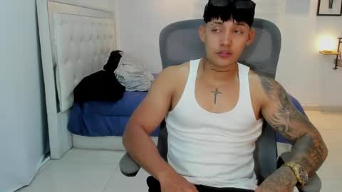 Snapshot of lunay_xtreemboy chatting on April 22, 2026, 11:28 pm Lunay online show from April 22, 2026, 11:28 pm