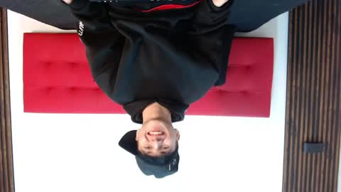 lunaydream online show from April 15, 2026, 11:17 am