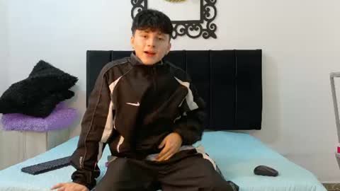 Snapshot of lunaydream chatting on June 20, 2026, 11:35 am lunaydream online show from June 20, 2026, 11:35 am