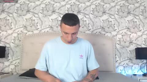 Luna and Kian online show from April 19, 2026, 3:28 am