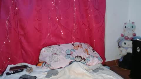 Luna online show from February 5, 2026, 1:43 am