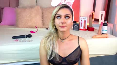 lunitadiva online show from January 19, 2026, 3:49 pm