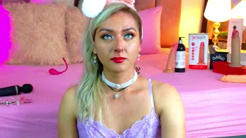 lunitadiva online show from February 9, 2026, 3:49 pm