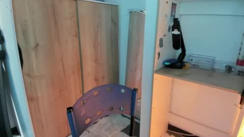 lunivyra online show from April 21, 2026, 5:50 pm