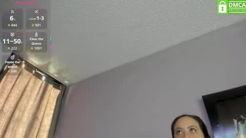 LunnaNova online show from September 21, 2025, 7:04 pm