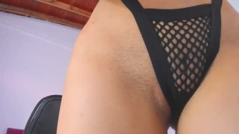 LunoxLili online show from December 15, 2024, 6:15 pm