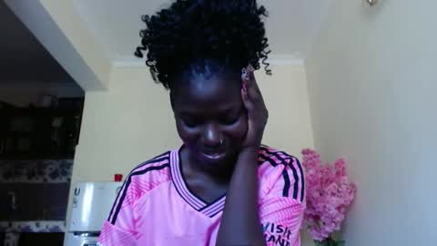 luo_queen online show from March 2, 2026, 9:38 am