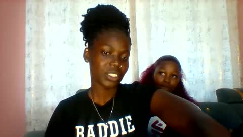 luo_queen online show from April 10, 2026, 9:14 am