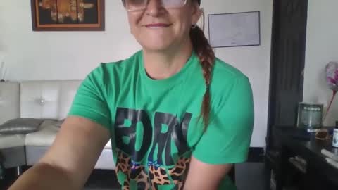 Lupita online show from October 11, 2025, 3:43 pm