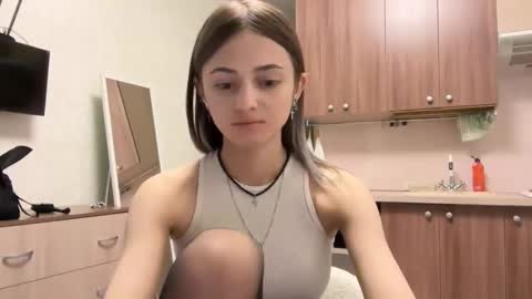 May online show from November 3, 2025, 5:03 pm