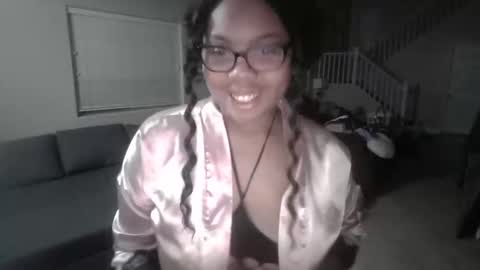 Snapshot of lusciouskoko chatting on November 22, 2025, 11:09 am Luscious Koko online show from November 22, 2025, 11:09 am